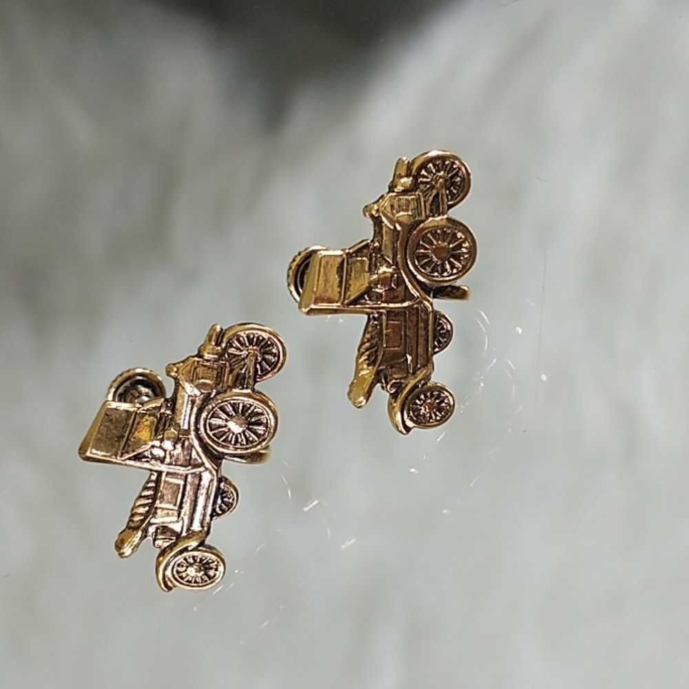 Vintage gold toned antique car clip-on earrings